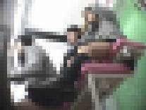 SNAKE プリクラ内の制服女子パンチラ！