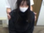 無修正個人撮影作品「黒髪清楚なクールビューティーがエロマッサージで目がトローン！白い頬が火照りはじめマッサージ師のチンコを凝視し愛で咥え」