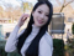 無修正個人撮影動画「訳ありエリート帰国子女の衝撃映像・・・衣服を引き裂きニーハイ美脚を開脚し幾度も大絶頂！！こんなにも美しい美女が海外仕込みの変態だった」